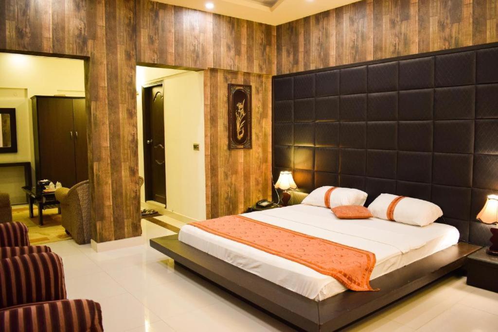 Thomas Guest House Islamabad Exterior photo