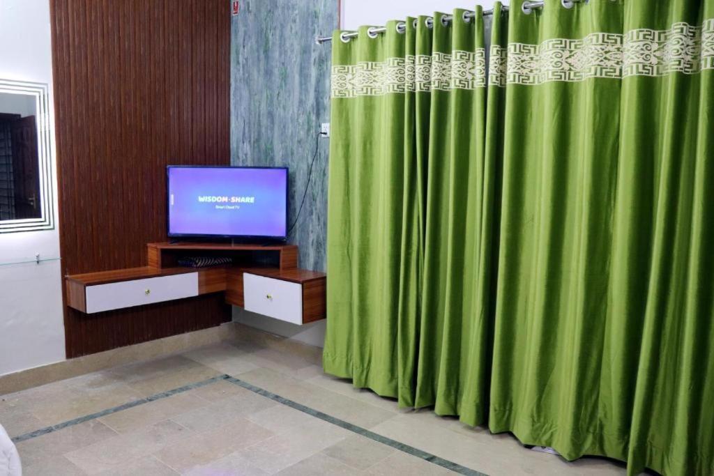 Thomas Guest House Islamabad Exterior photo
